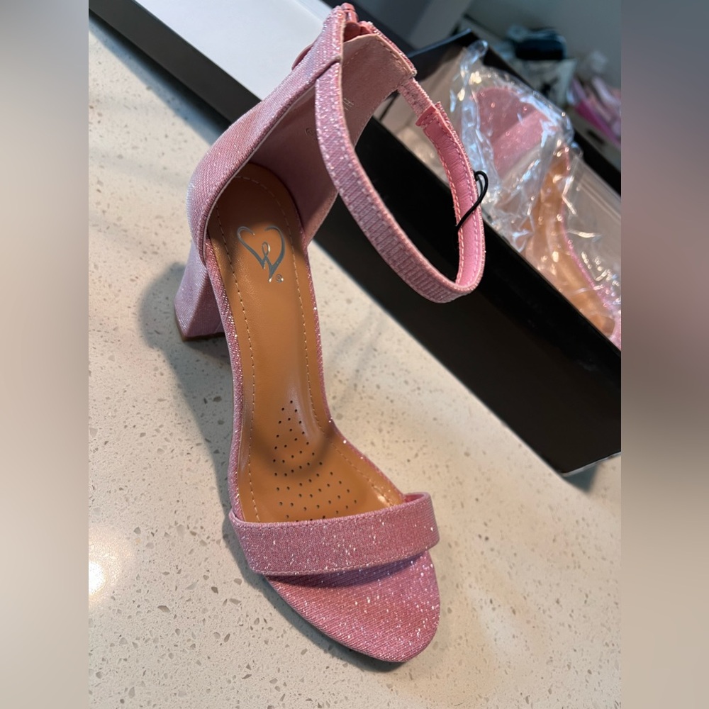 Pink glitter heels NWT